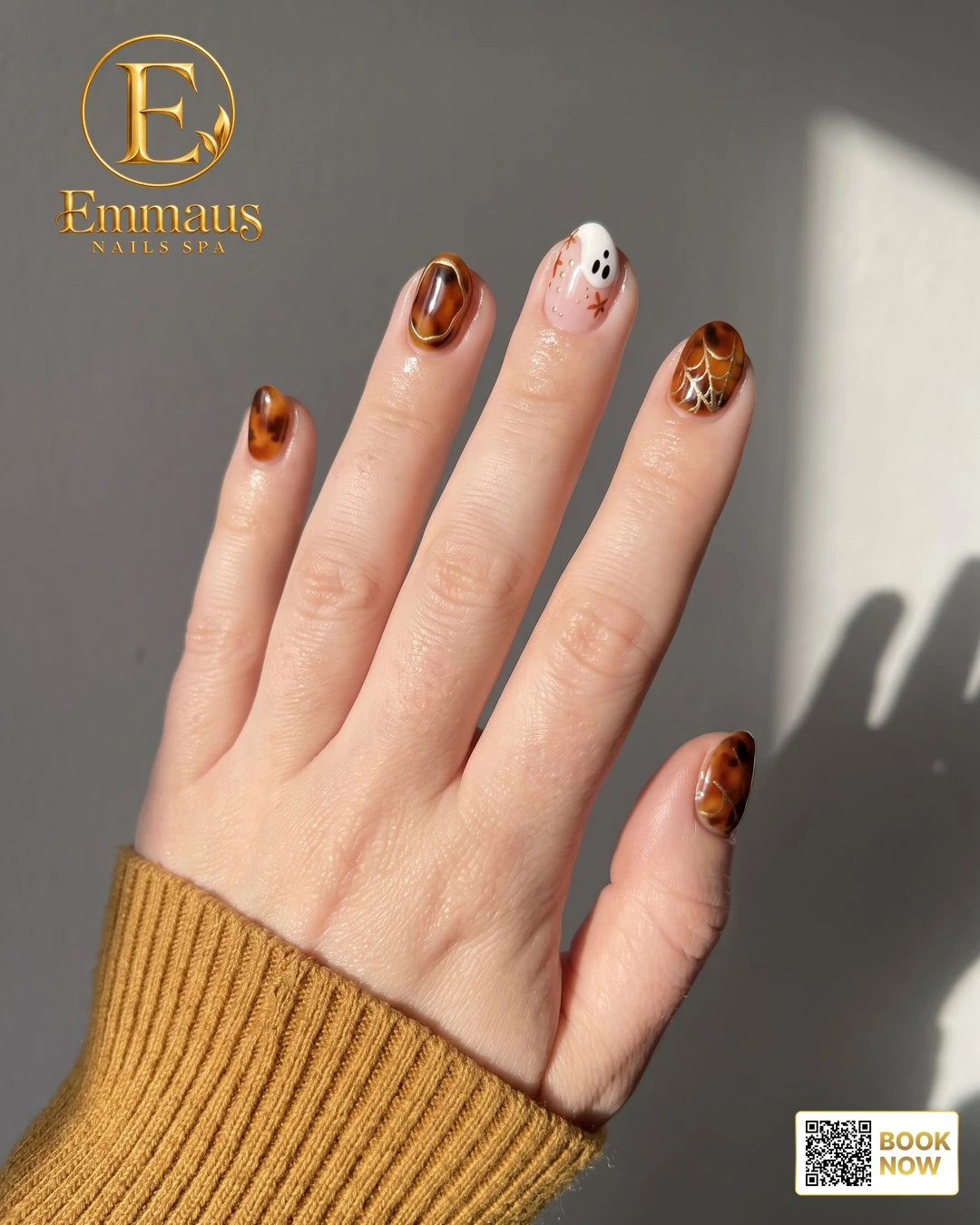 Halloween nail art Oct 2026